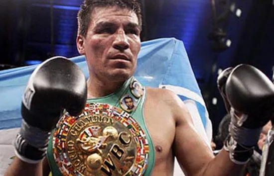 Ex-campeão mundial de boxe, argentino é detido por abuso sexual de sua filha