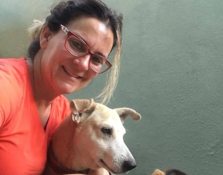 Final feliz: cachorro agredido por idosa em Cachoeiro já está em nova casa