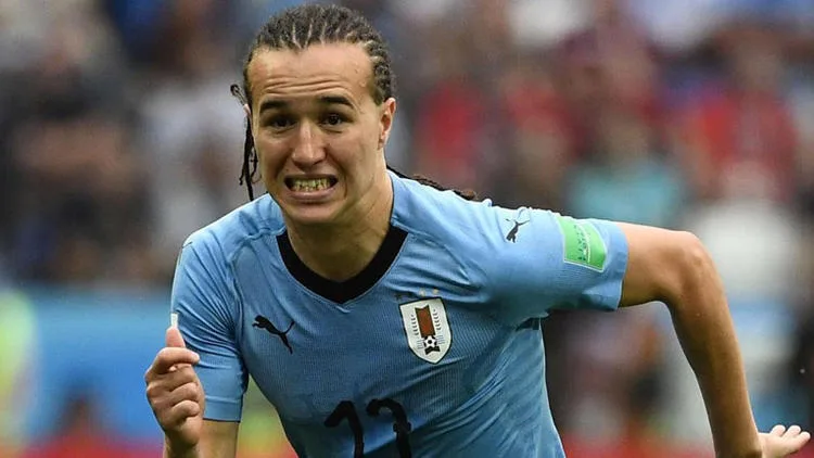 Destaque do Uruguai na Copa, meia Laxalt vira reforço do Milan