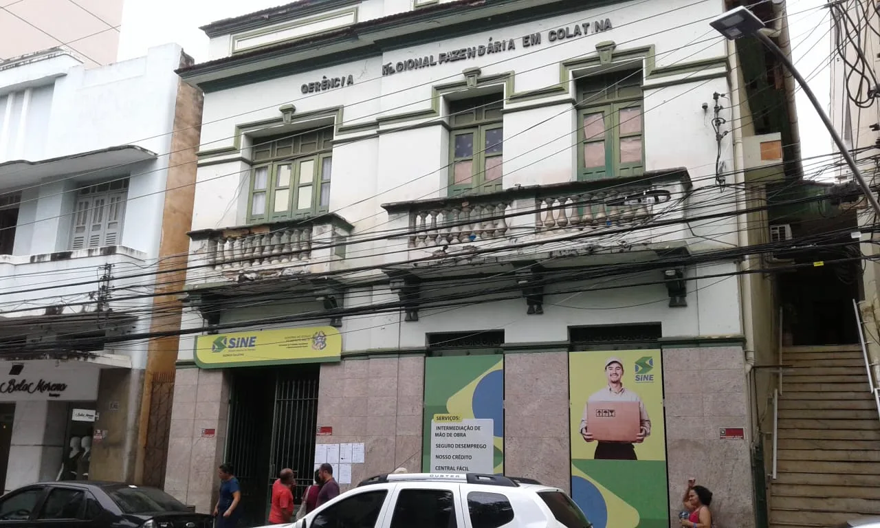 Após vistoria, Defesa Civil sugere desocupação de prédio no centro de Colatina