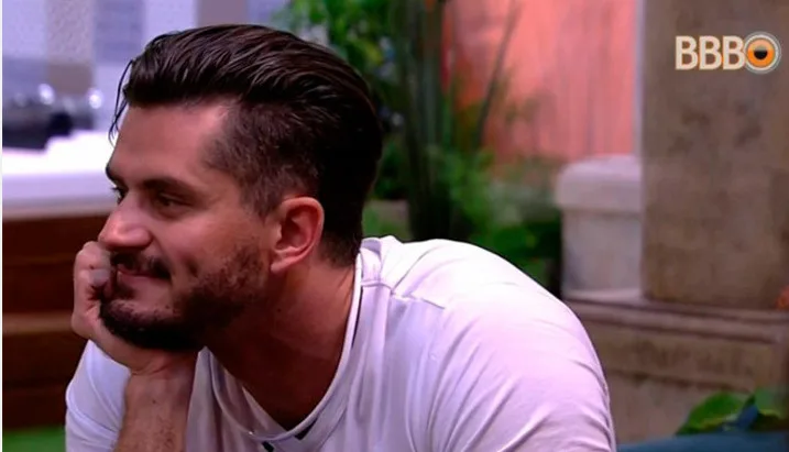 Pai de Marcos tentou tirar o filho do BBB 17 após briga