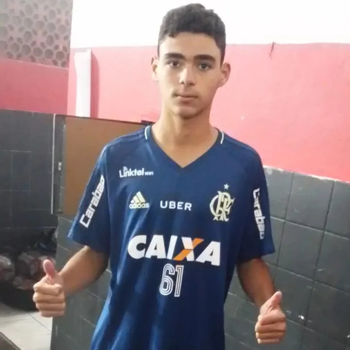 Jogador capixaba começa a atuar no time de base

do Flamengo na segunda