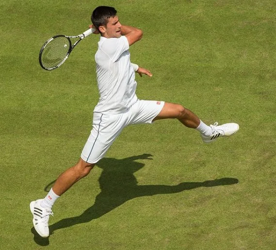 Djokovic avança às quartas de final e Soares se garante na semi em Doha