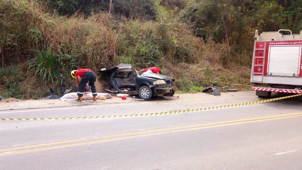 Motorista e criança morrem e outras 3 pessoas ficam feridas em grave acidente no noroeste do ES