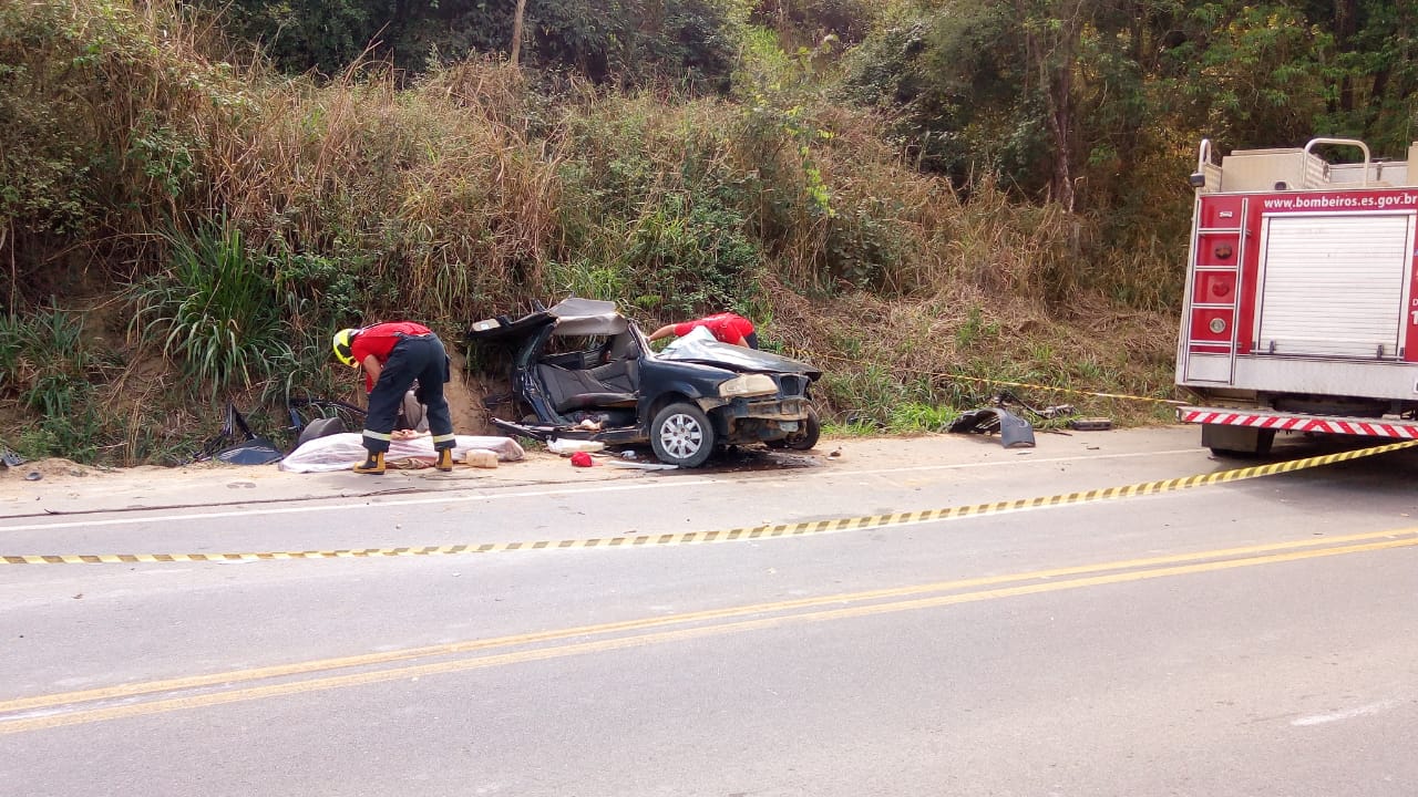 Motorista e criança morrem e outras 3 pessoas ficam feridas em grave acidente no noroeste do ES