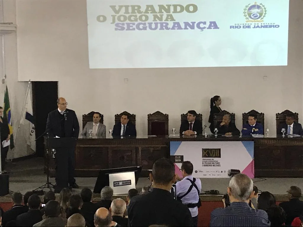 VÍDEO | Witzel chega ao Espírito Santo para participar de debate sobre valorização de militares