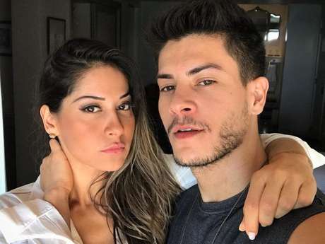 Mayra Cardi revela relacionamento abusivo, manipulador e cheio de traições com Arthur Aguiar