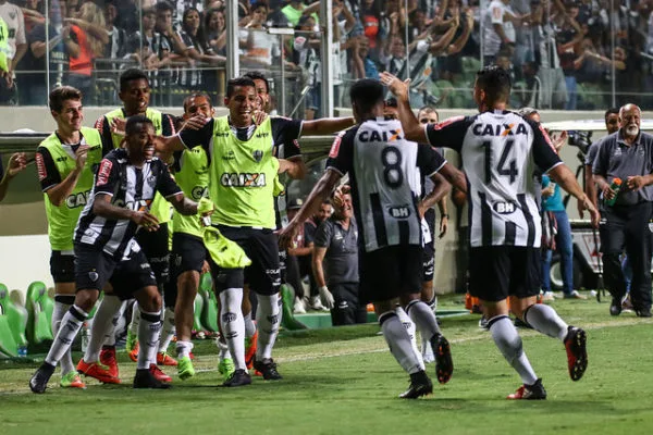 Atlético-MG goleia e atinge 100ª vitória em jogos no Independência