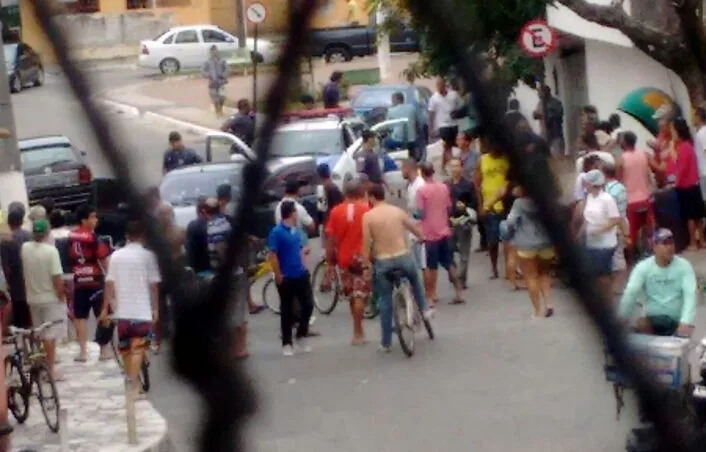 PMs são baleados durante troca de tiros com bandidos em Vila Velha