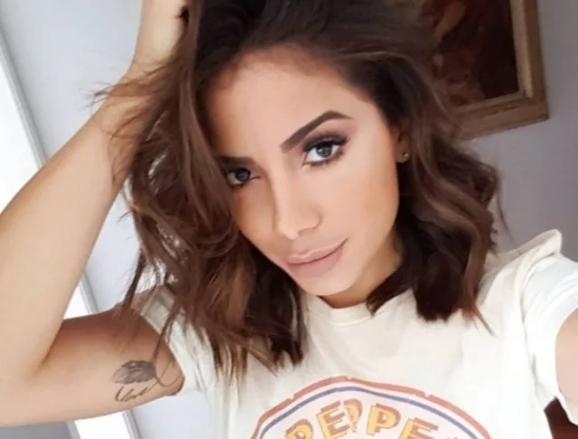 Fã de Anitta relata ter sido agredido por seguranças durante show