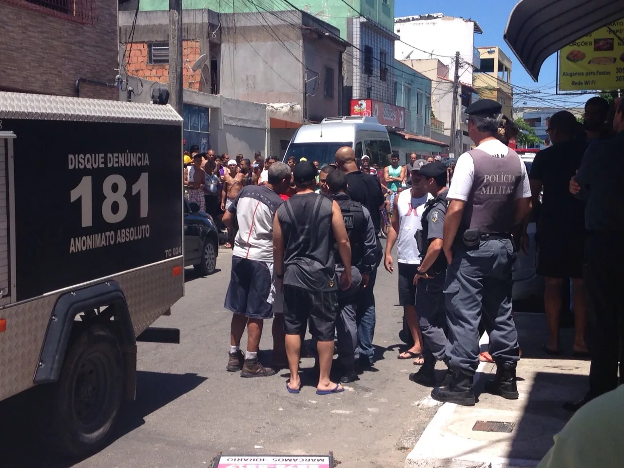 Agente penitenciário é morto a tiros em barbearia de Vila Velha