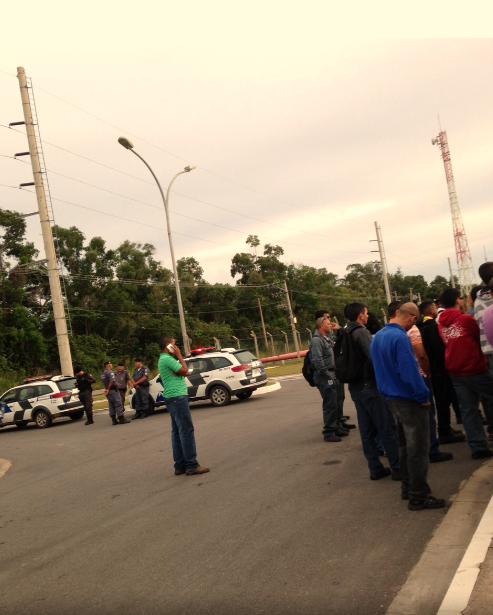 Após mortes em terminal da Petrobras, funcionários protestam e pedem segurança