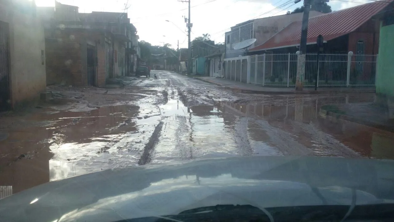 Chuva provoca diversos pontos de alagamentos na Grande Vitória