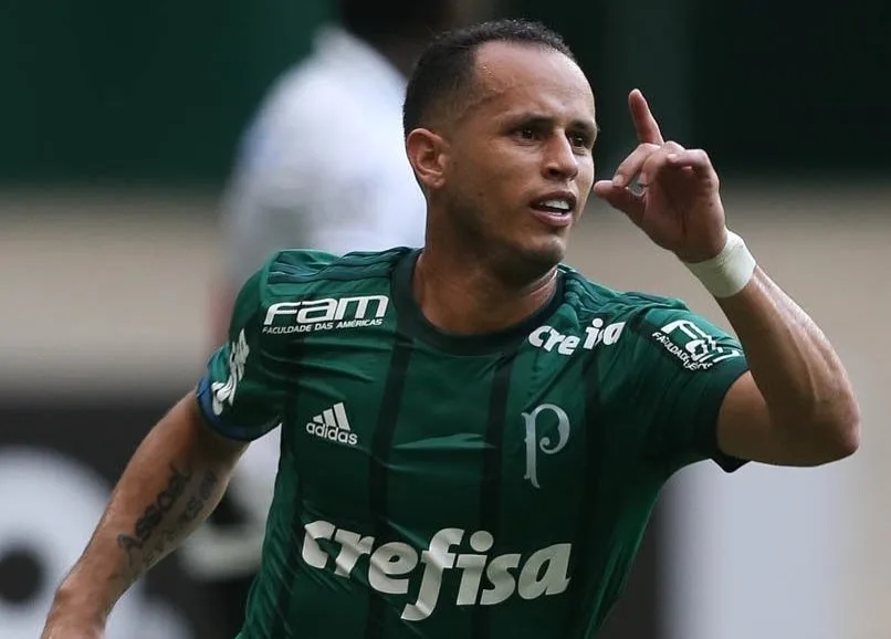 Guerra pede sequência a treinador no Palmeiras e paciência à torcida na arena