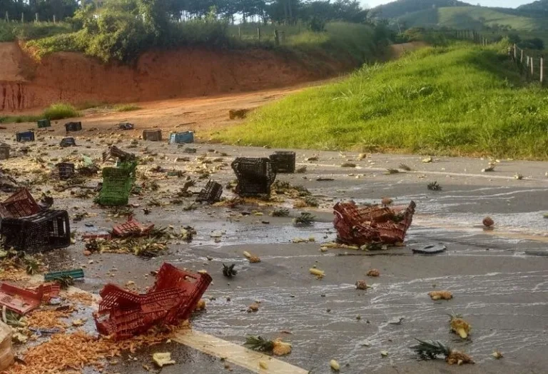 Vendedor de abacaxi de Marataízes morre após grave acidente em Minas Gerais