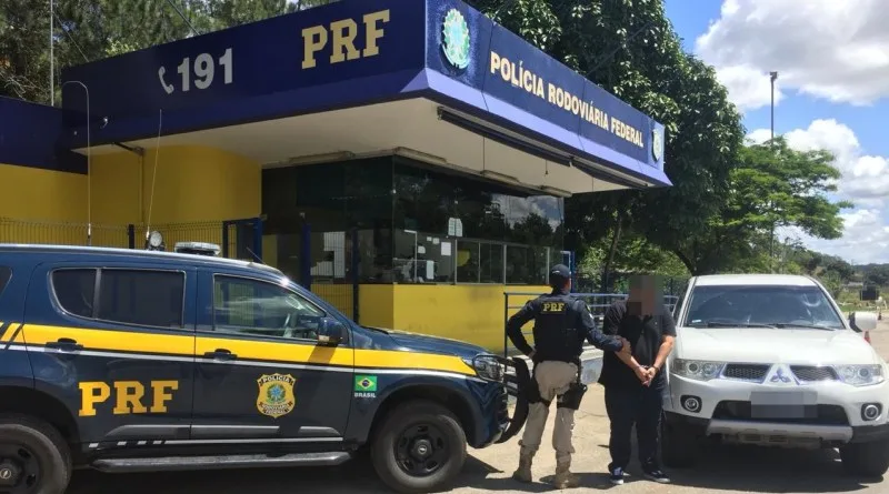 Veículo roubado há seis meses é recuperado pela PRF na Serra