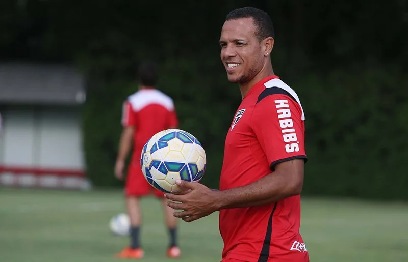 Recuperado, Luis Fabiano deve ficar à disposição contra o Santos