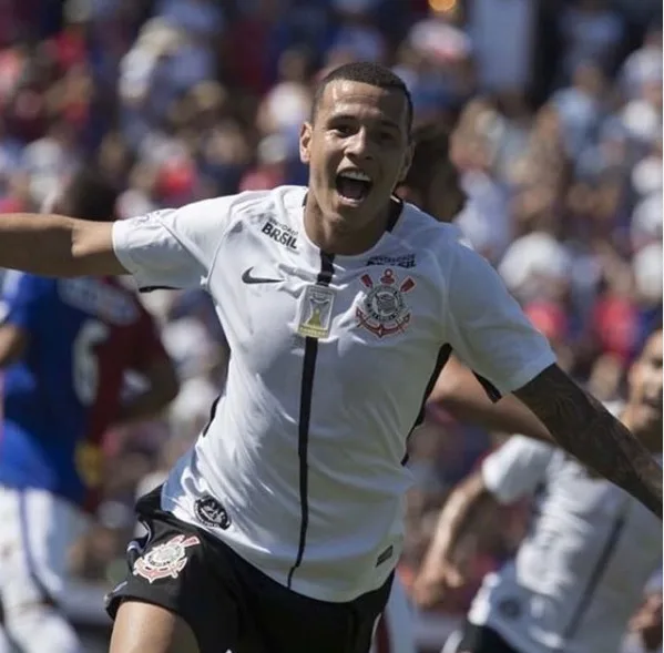 Tiago Nunes garante Sidcley titular do Corinthians na estreia da Libertadores