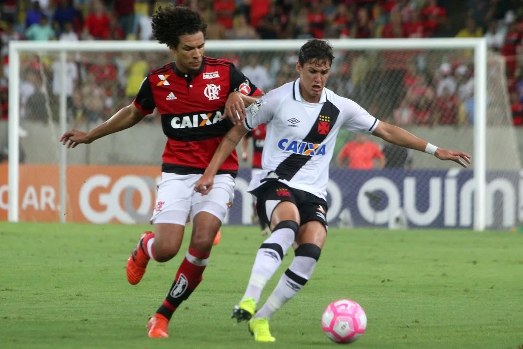 Em clássico tenso, Flamengo e Vasco empatam em 0 a 0 no Maracanã