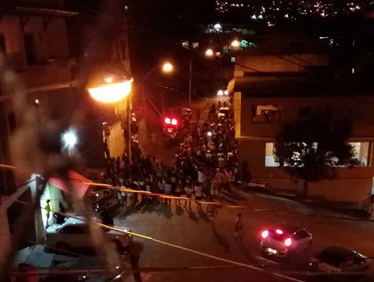 Suspeito de assediar menino de nove anos é espancado por moradores em Cachoeiro