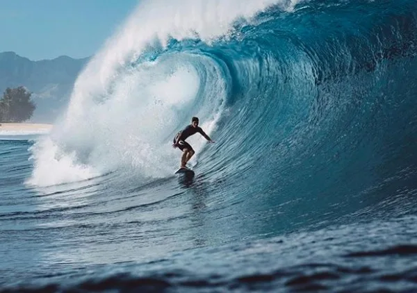 Com Medina, 8 surfistas do Brasil estreiam bem e passam à 3ª fase na Austrália