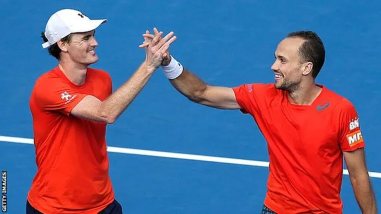 Soares e Murray suam, mas estreiam com vitória nas duplas em Barcelona
