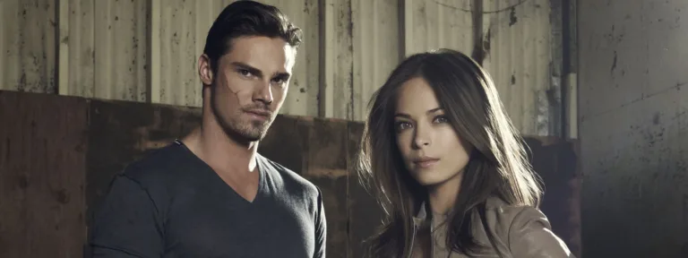 BEAUTY AND THE BEAST Image Number: BB1_2Shot_Lair_0530r.jpg. Pictured (L-R): Jay Ryan as Vincent and Kristin Kreuk as Catherine. Photo Credit: Frank Ockenfels 3/The CW. © 2012 The CW Network, LLC. All rights reserved.