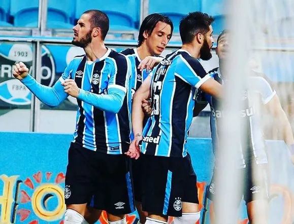 Grêmio vence a primeira no Brasileirão e amplia a crise do Flamengo