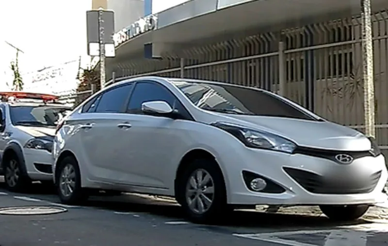 Dupla é detida após roubar carro na Praia do Canto e se envolver em batida durante perseguição