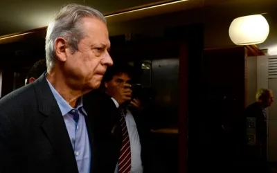 Moro condena José Dirceu a 23 anos de prisão