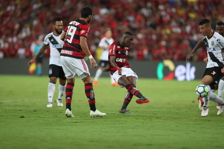 Com casa cheia, Flamengo empata com a Ponte e avança às quartas da Copa do Brasil