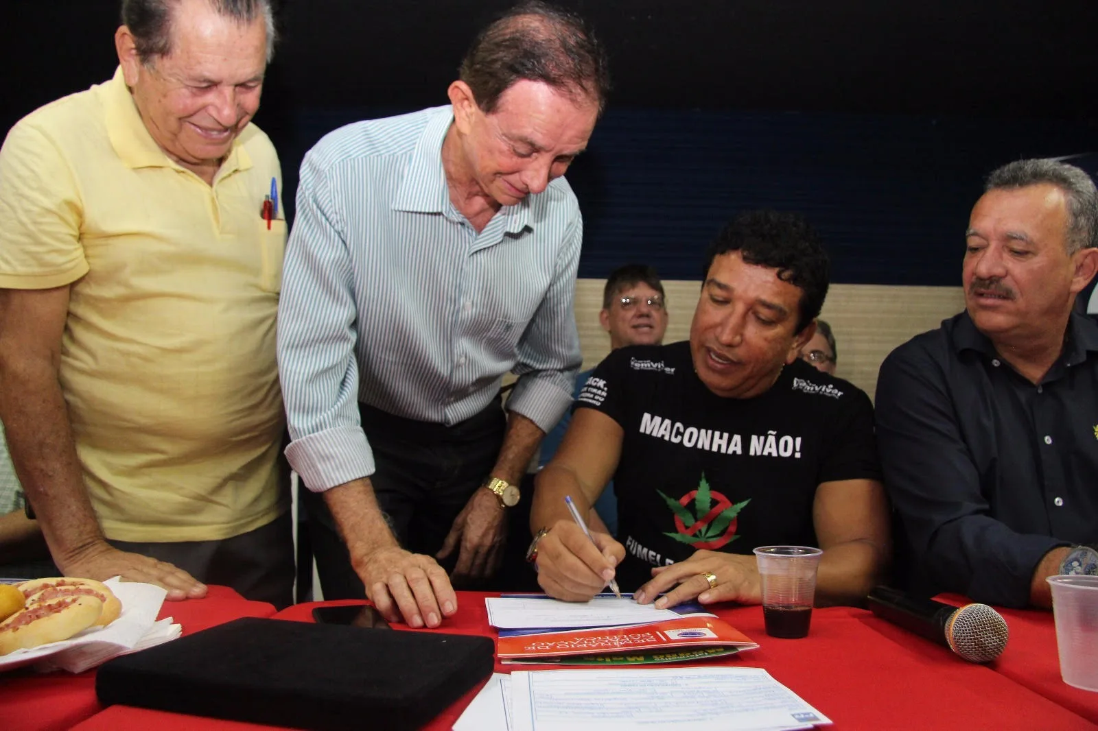 Magno Malta recebe novas adesões no PR e promete disputa acirrada nas eleições de 2016