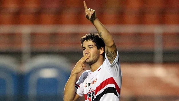 Depois de "hat-trick", Alexandre Pato busca sequência de jogos no São Paulo