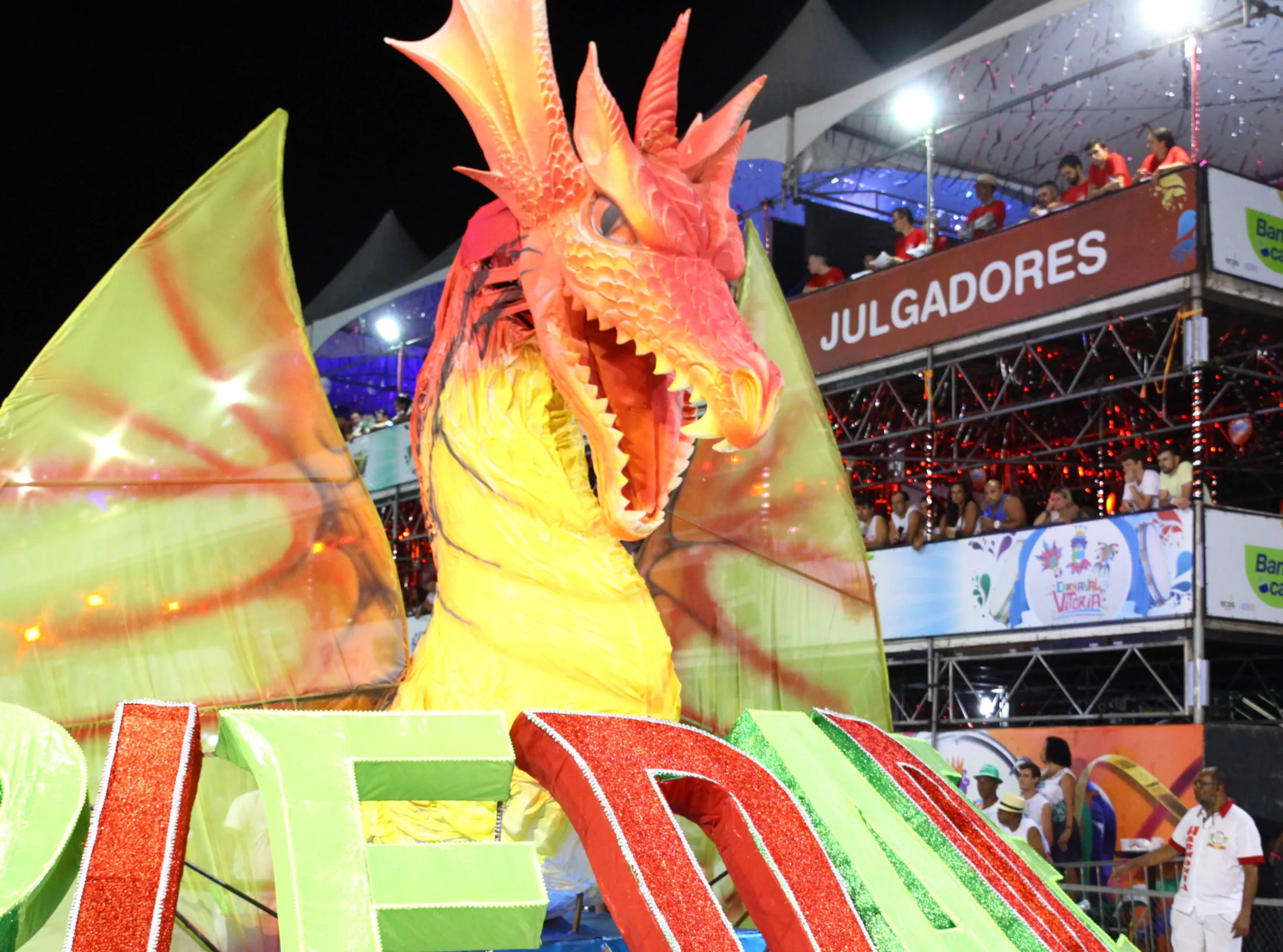 Entenda como funciona o julgamento dos desfiles do Carnaval Capixaba