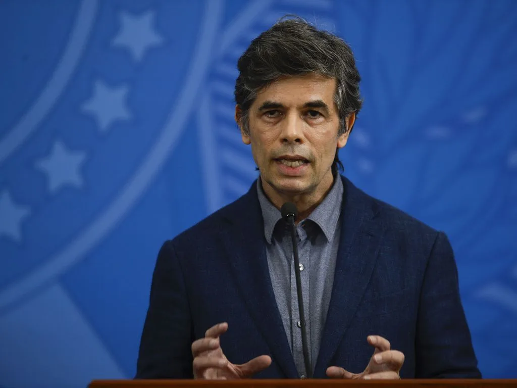 O novo ministro da Saúde, Nelson Teich, durante pronunciamento no Palácio do Planalto