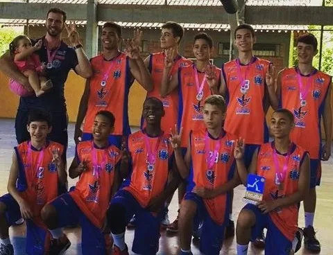 Equipe Sub14 da LUSB de Cachoeiro conquista o campeonato capixaba de Basquete