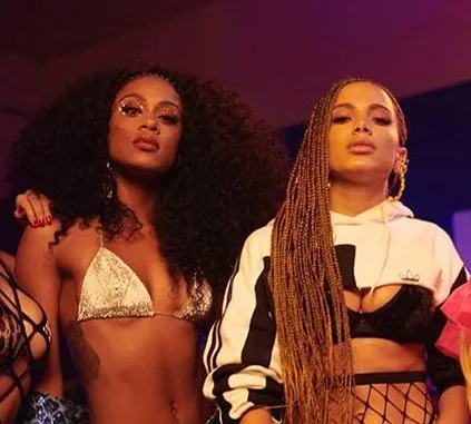 Vai começar o combate! Mc Rebecca diz que Anitta copia Beyoncé: 'Não assume'