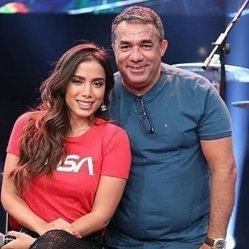 "Ele é bom de cama", diz pai de Anitta sobre Pedro Scooby