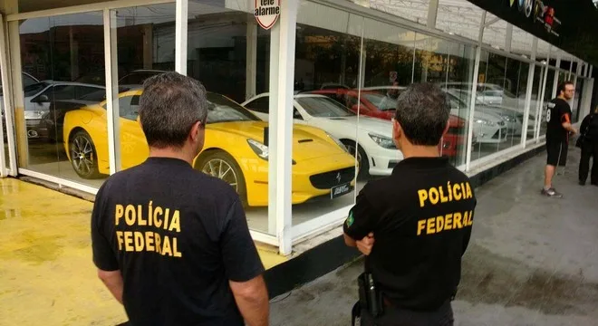 PF prende 60 em operação contra exportação de cocaína em SC