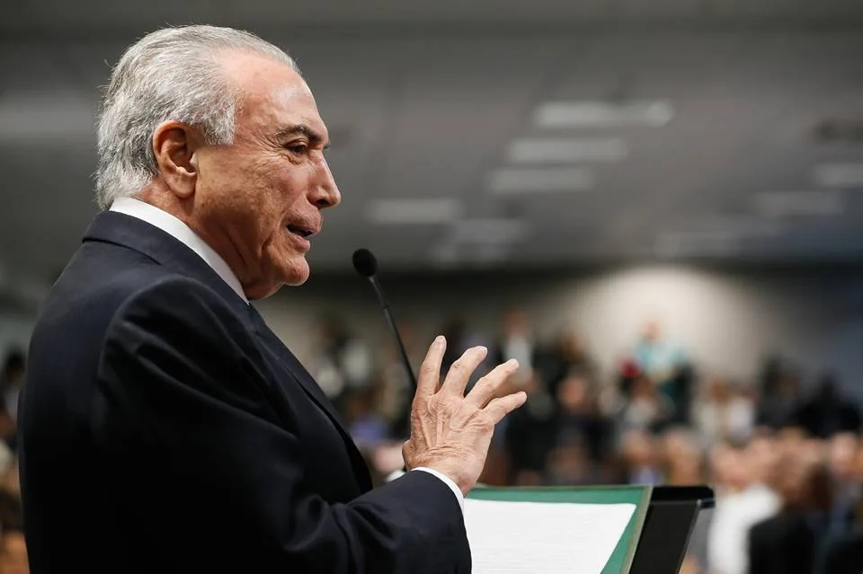 "Só decidirei lá na frente", diz Temer sobre reajuste salarial de ministros do STF