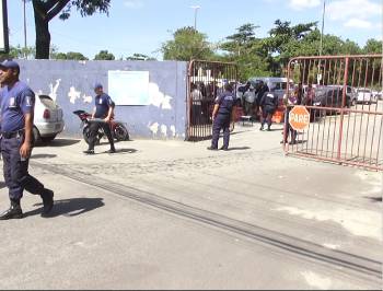 Guarda Municipal de Vila Velha entra em greve e fecha rodovia durante manifestação