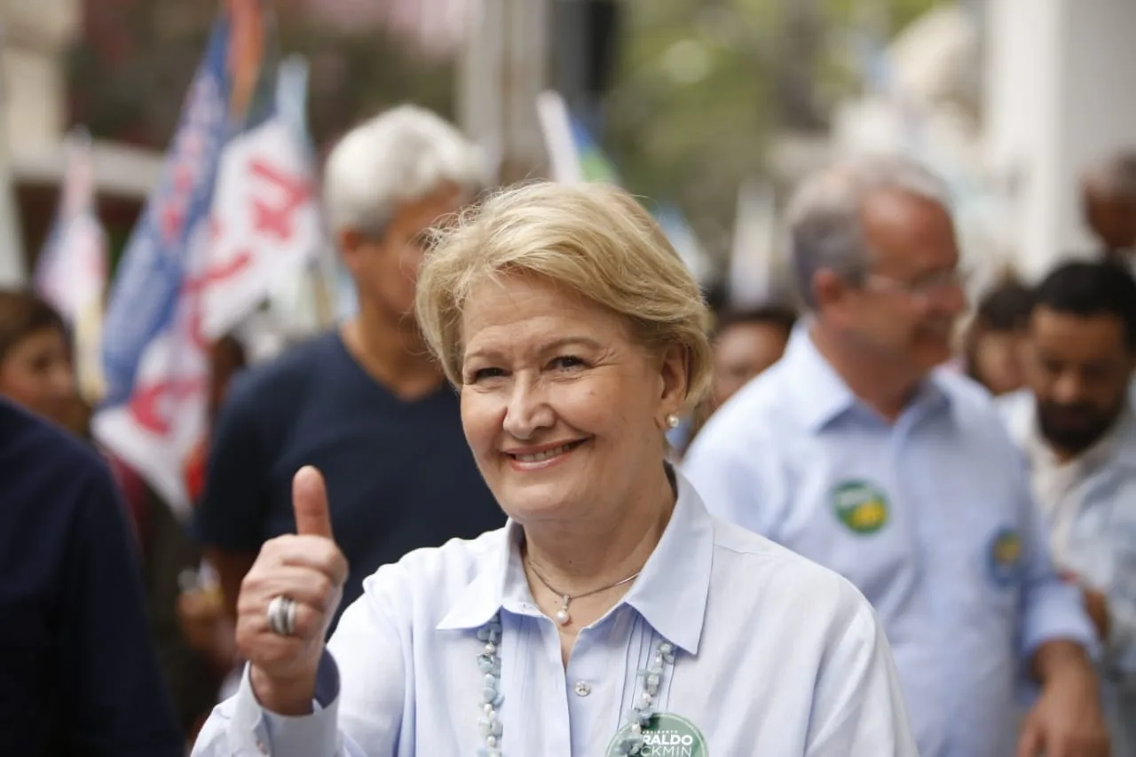 Visita de Ana Amélia ao ES tem pastel, feira de negócios e caminhada no Centro de Vitória