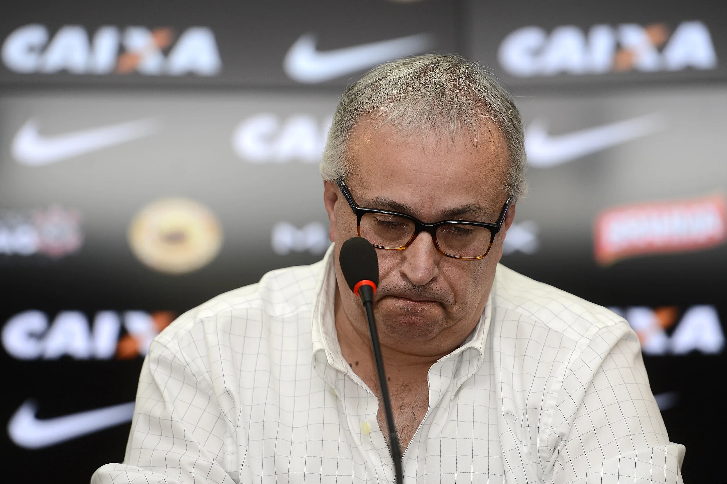 SP – FUTEBOL/CORINTHIANS/EMERSON – ESPORTES – O presidente do Corinthians, Roberto de Andrade, concede entrevista coletiva no CT Joaquim Grava, na zona leste de São Paulo, nesta sexta-feira (22). Andrade confirmou hoje que o atacante Emerson não renovará seu contrato com o clube. “Conversamos com o atleta e achamos por bem não renovar. Agradecemos por […]