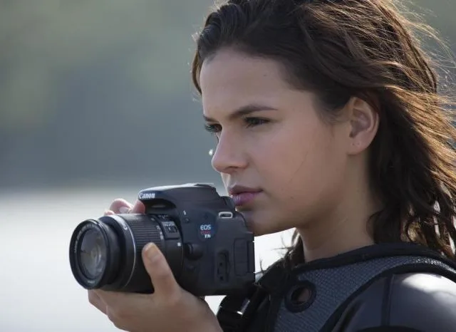 Bruna Marquezine defende cenas de nudez em novo filme: 'Nada é de graça'