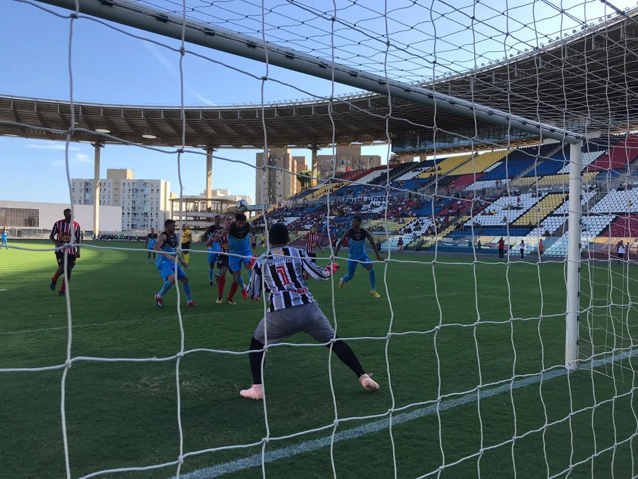 Com gol anulado de Loco Abreu, Rio Branco vence 1º jogo treino no Kleber Andrade