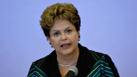 Ao ser diplomada no TSE, Dilma defende Petrobras e condena corrupção