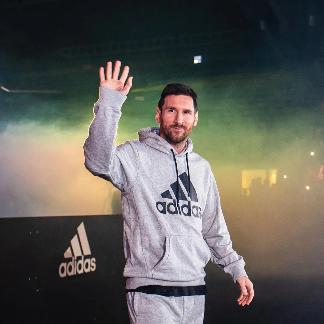 Messi é eleito melhor do mundo por revista e se iguala a Cristiano Ronaldo