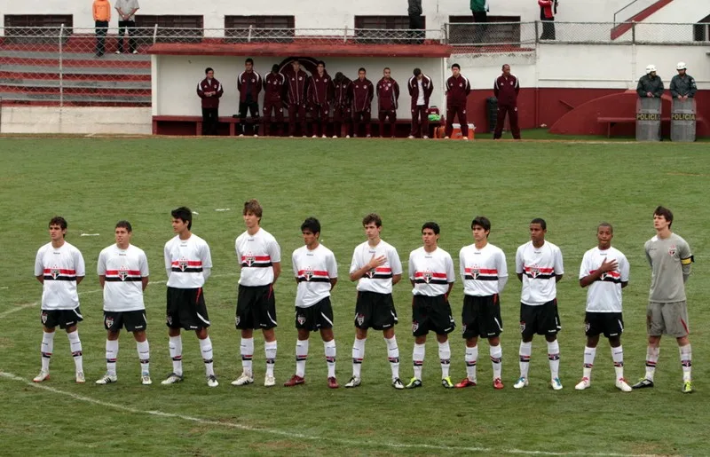 Sem dinheiro, São Paulo vai apostar nos garotos da base nesta temporada