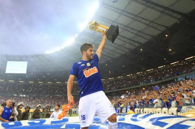 Lucas Silva se despede e diz: "Cruzeiro sempre será a minha casa"