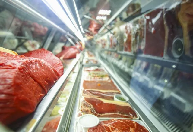 Frete para a China dispara e afeta exportação de carne